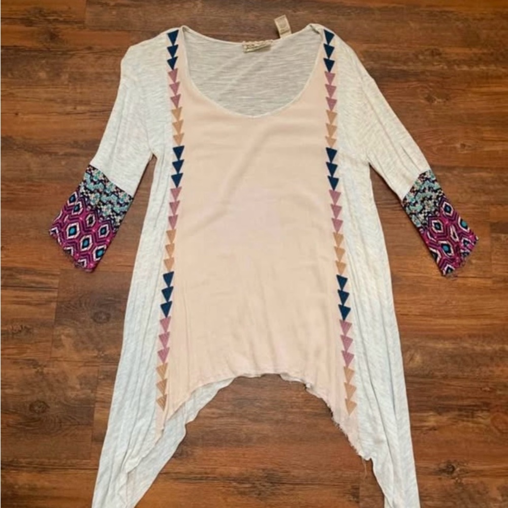 Womens size small BKE blouse from The Buckle.